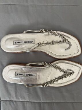 NEW Vintage RARE Manolo Blahnik Silver Crystal Flats Sandals, size 39.5